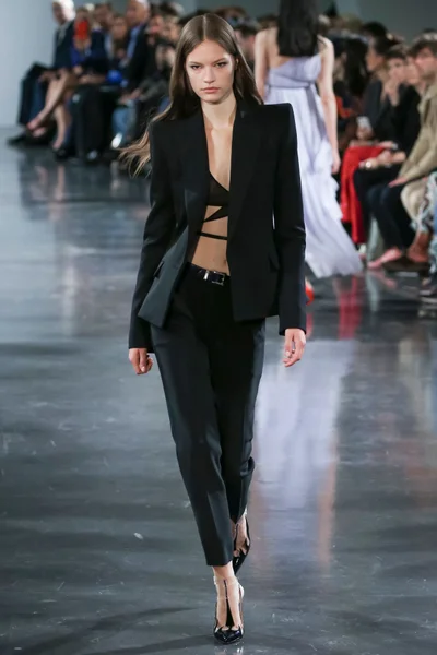 Look 25